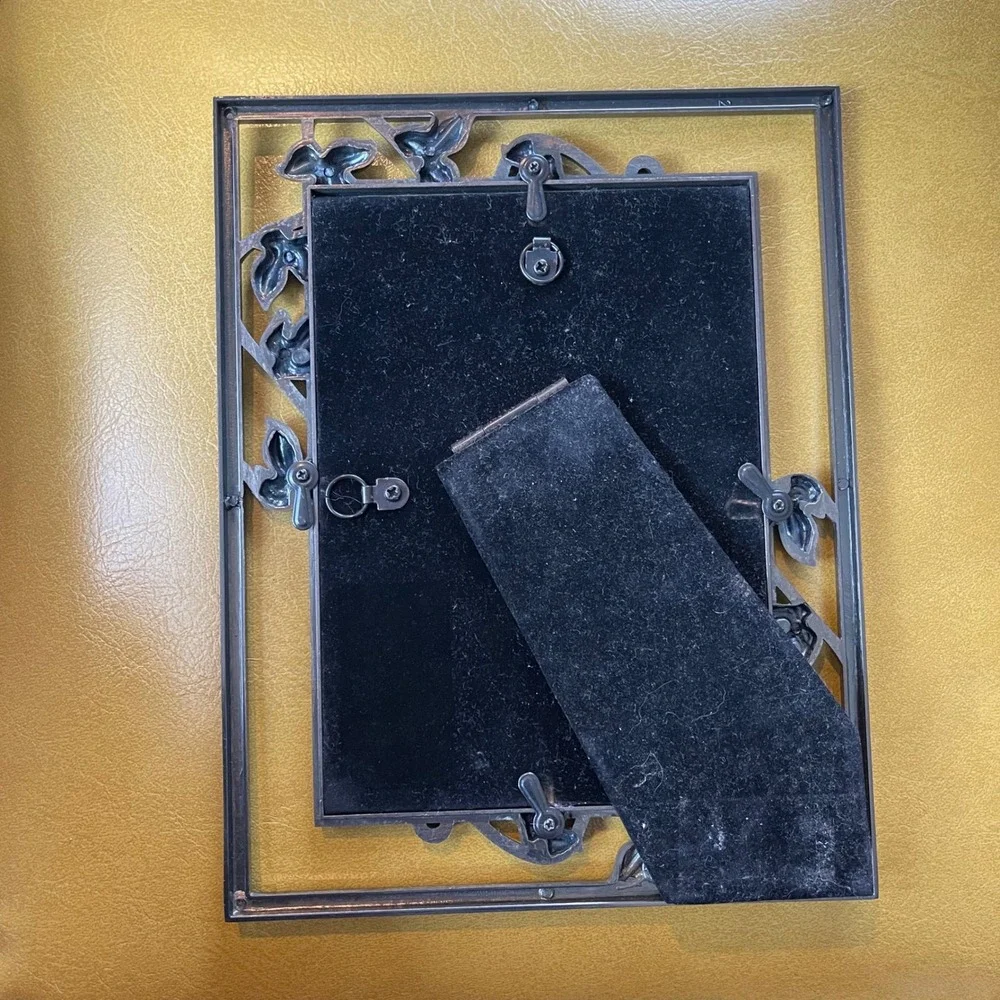 Vtg gold Mid Century Modern 5x7 Picture Frame Ornate Etched ivy filigree bronze